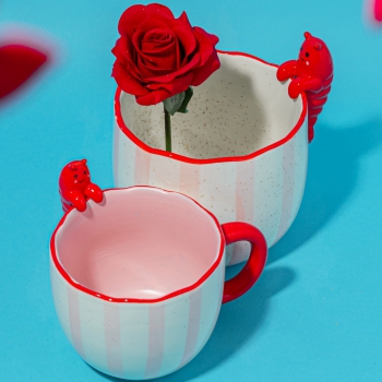 Preview: Blumentopf Peeking Hummer