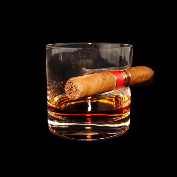 Whiskey Glas mit Zigarrenablage Classic