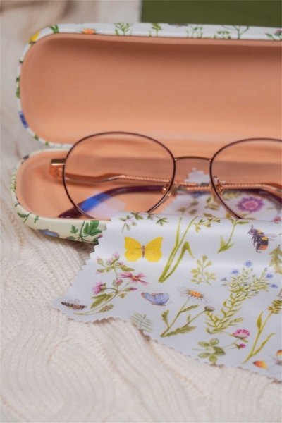 Brillenetui Meadow