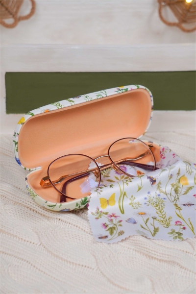 Brillenetui Meadow